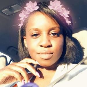 Meet your Posher, Courtney